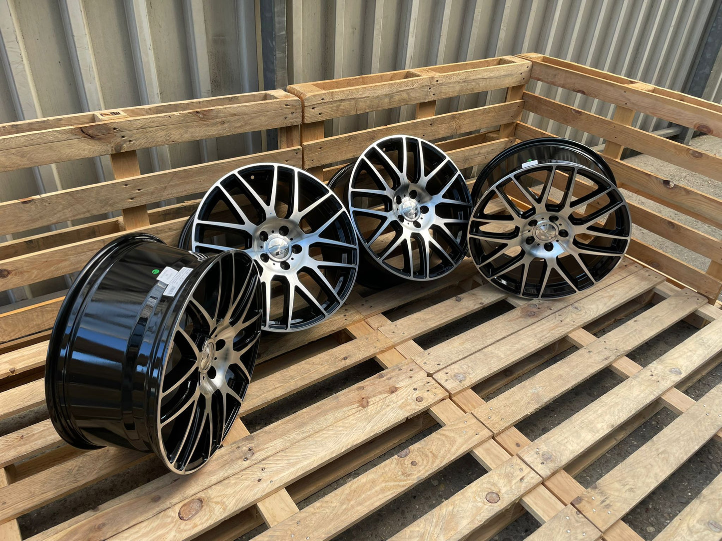 Wheelworld WH26 20 Zoll Schwarz Poliert 9,0x20 ET45 5/120 65,1