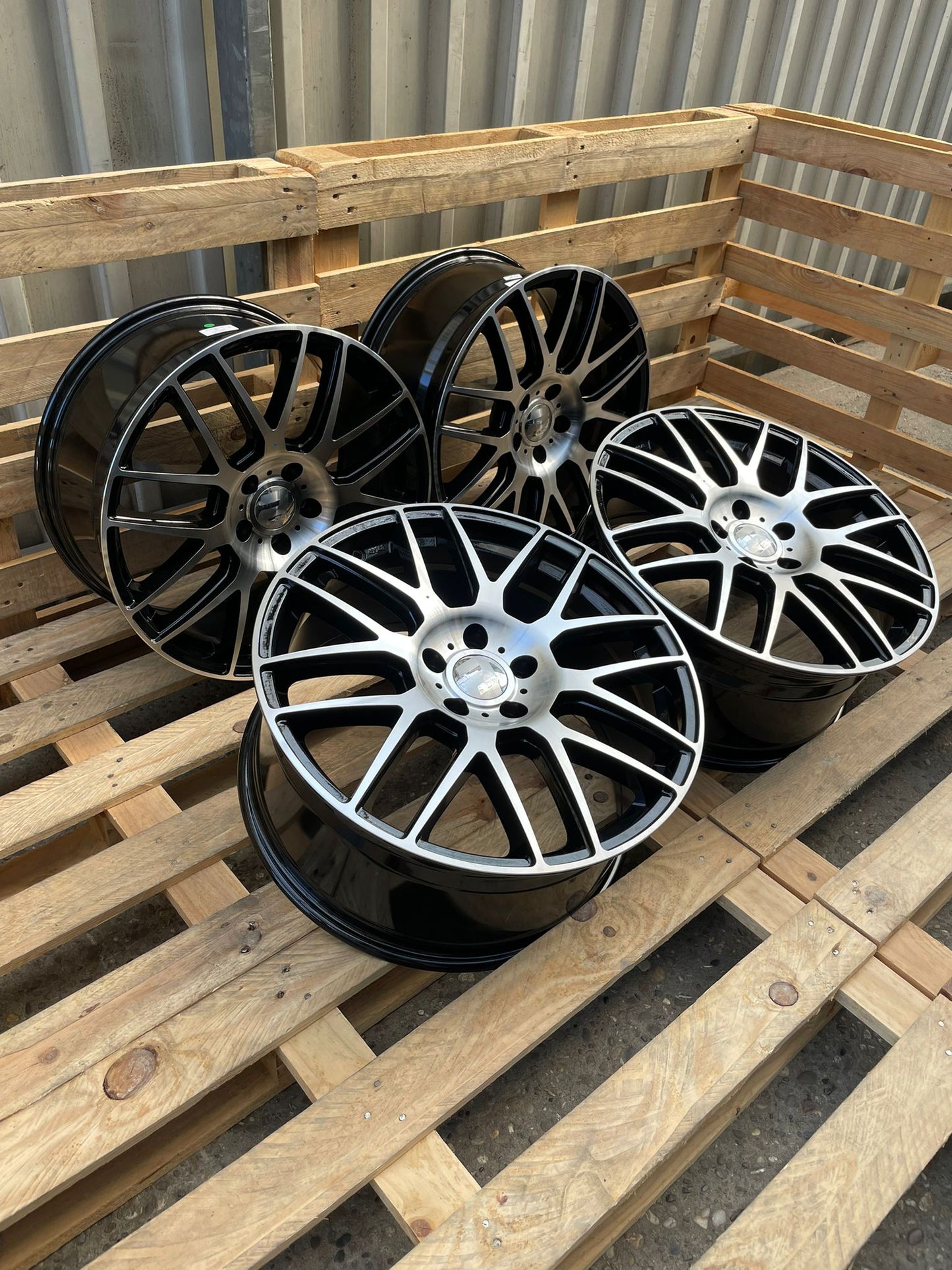 Wheelworld WH26 20 Zoll Schwarz Poliert 9,0x20 ET45 5/120 65,1