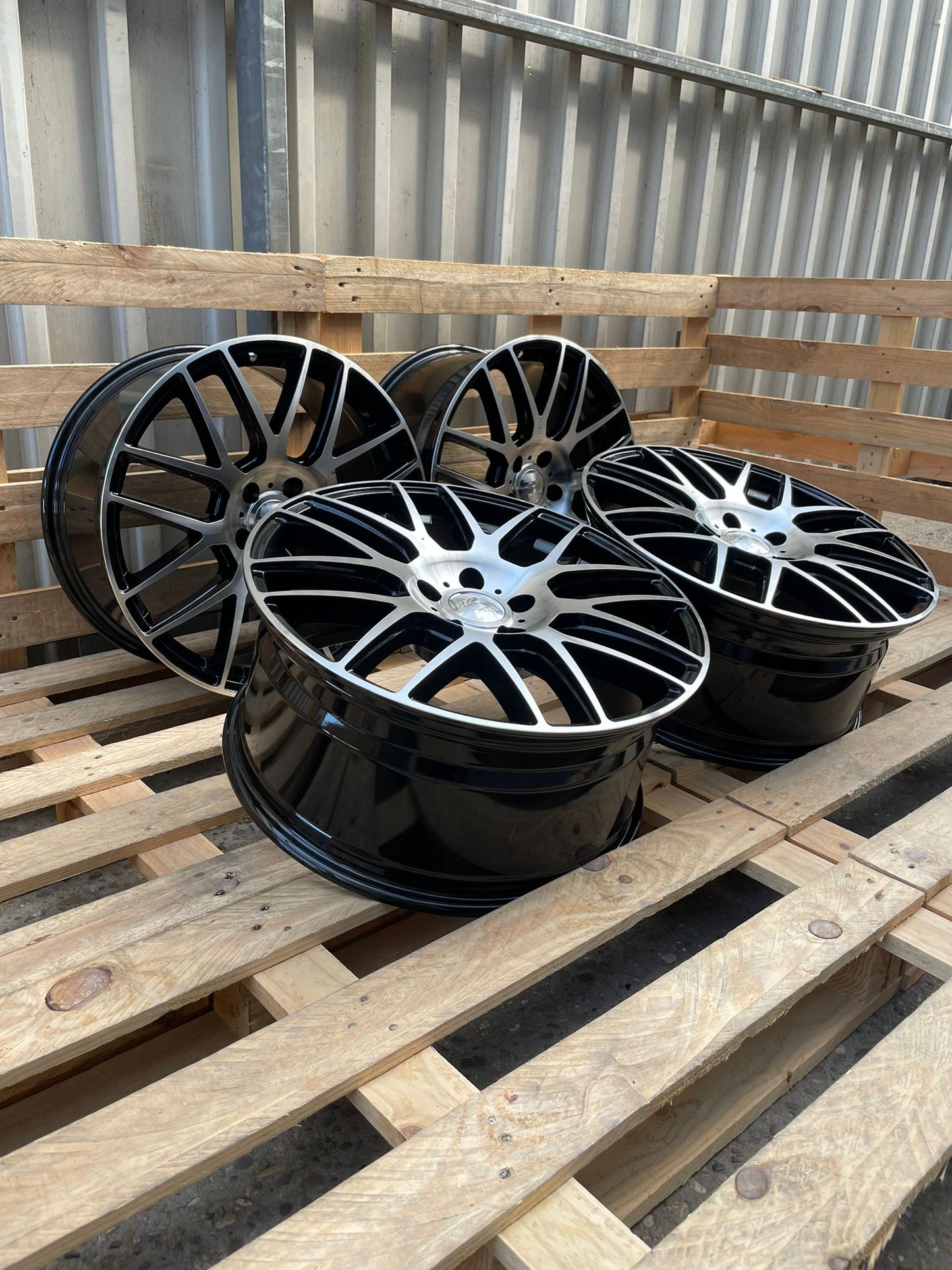 Wheelworld WH26 20 Zoll Schwarz Poliert 9,0x20 ET45 5/120 65,1
