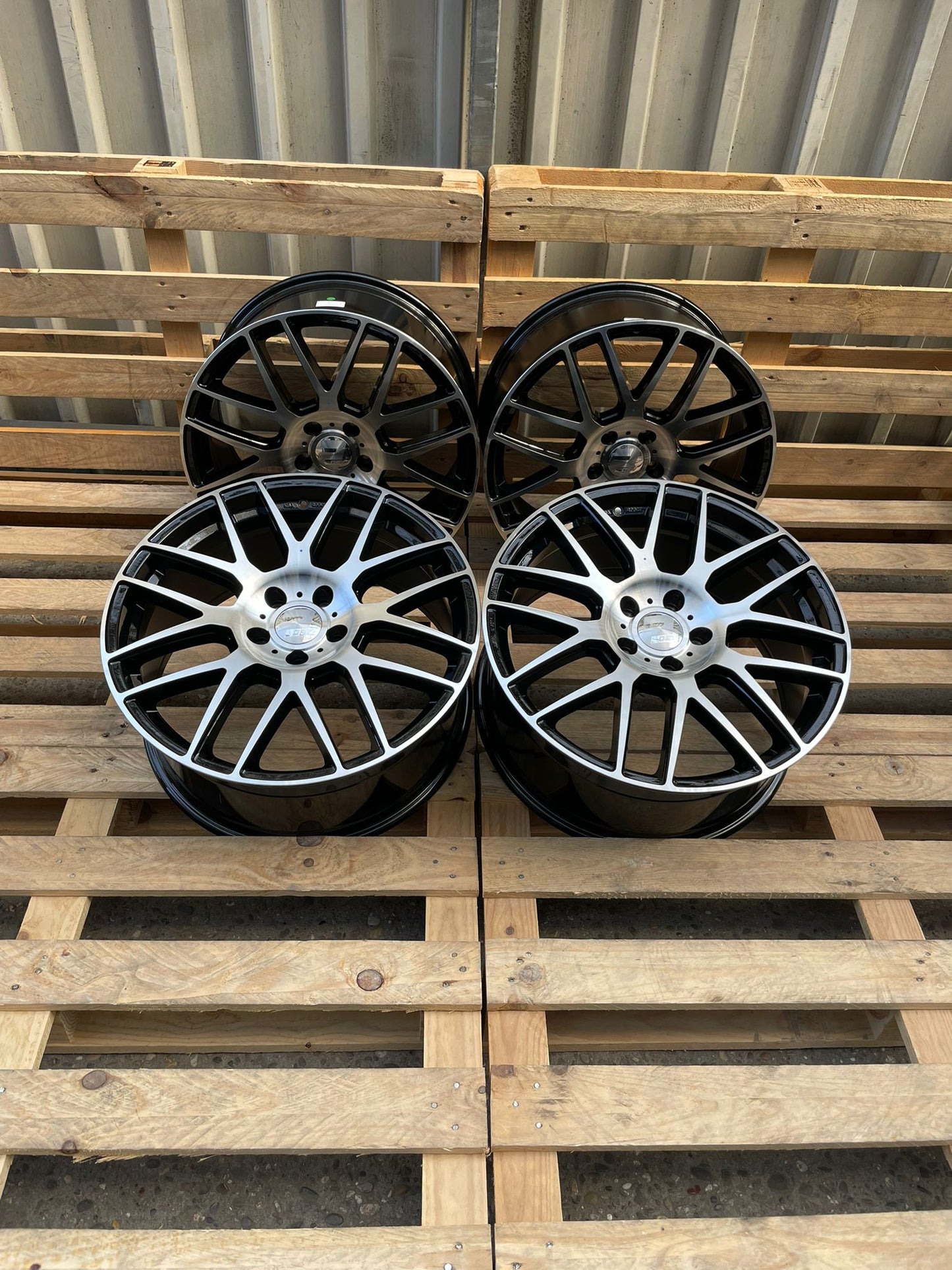 Wheelworld WH26 20 Zoll Schwarz Poliert 9,0x20 ET45 5/120 65,1