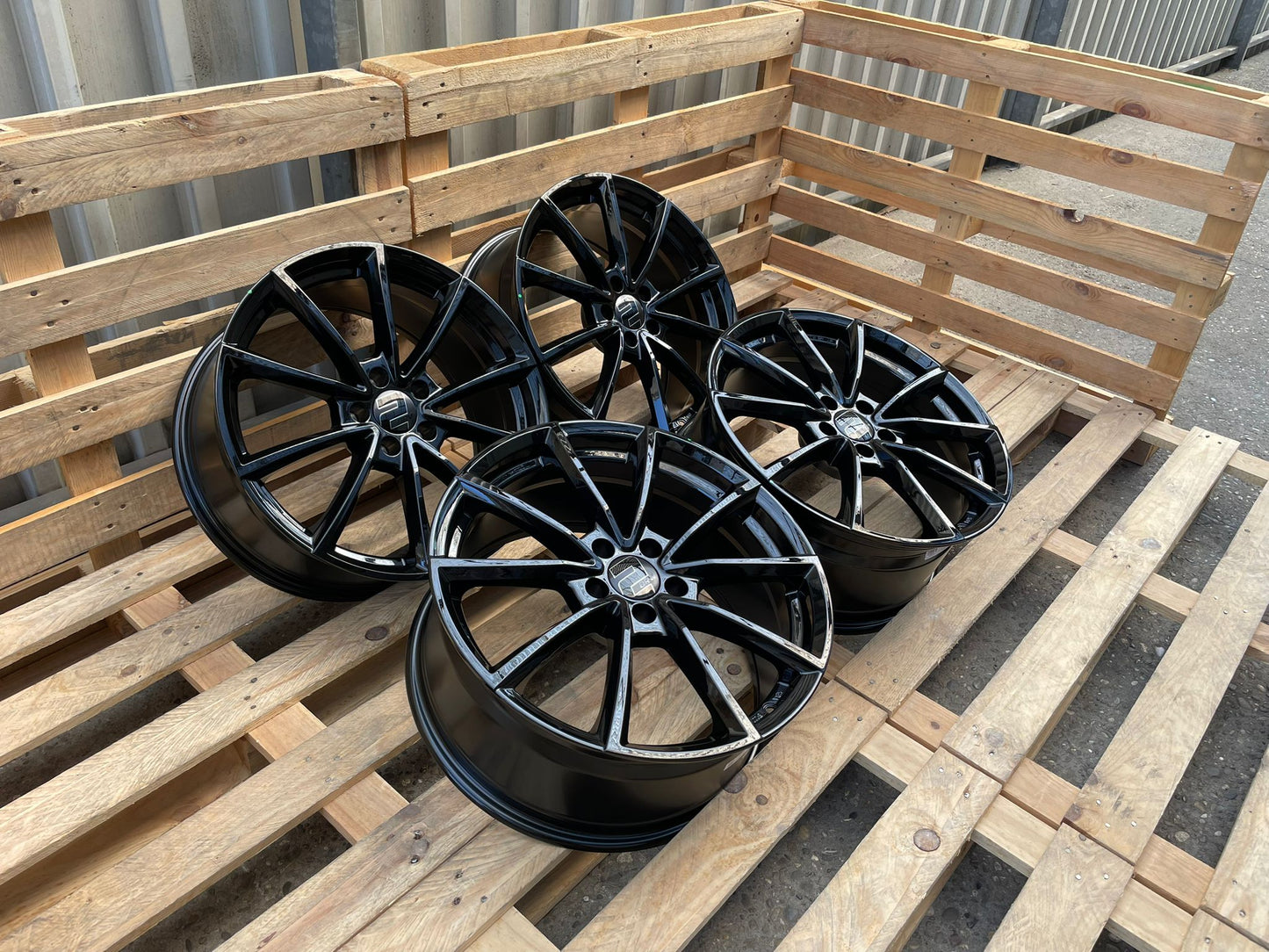 4er Satz Wheelworld WH28 19 Zoll Schwarz Glanz ET45