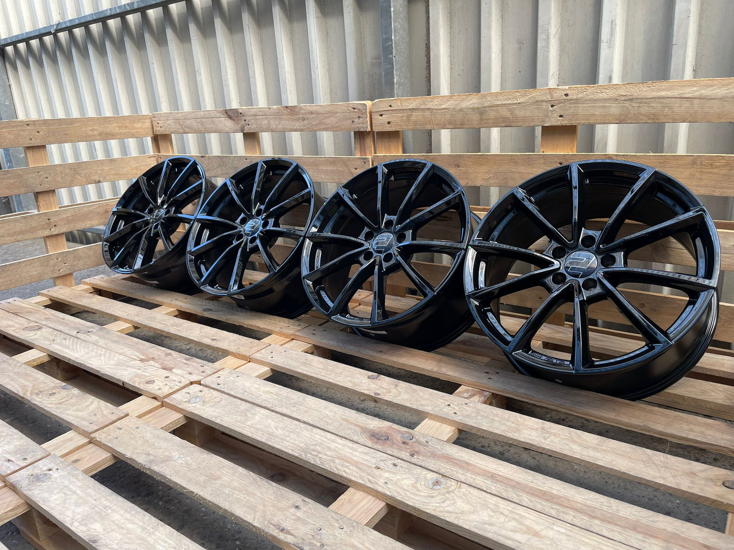 4er Satz Wheelworld WH28 19 Zoll Schwarz Glanz ET45