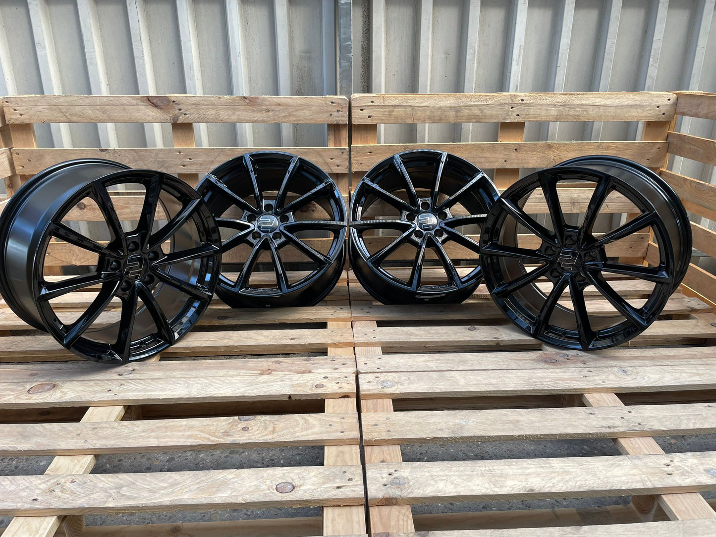 4er Satz Wheelworld WH28 19 Zoll Schwarz Glanz ET35