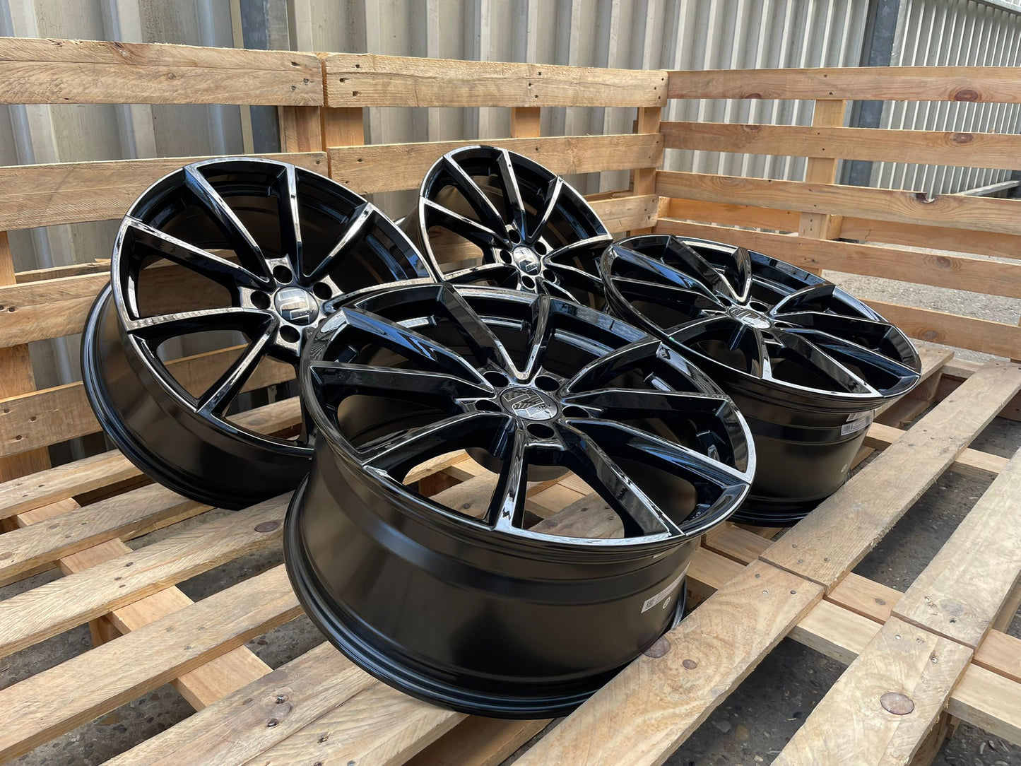 4er Satz Wheelworld WH28 19 Zoll Schwarz Glanz ET35