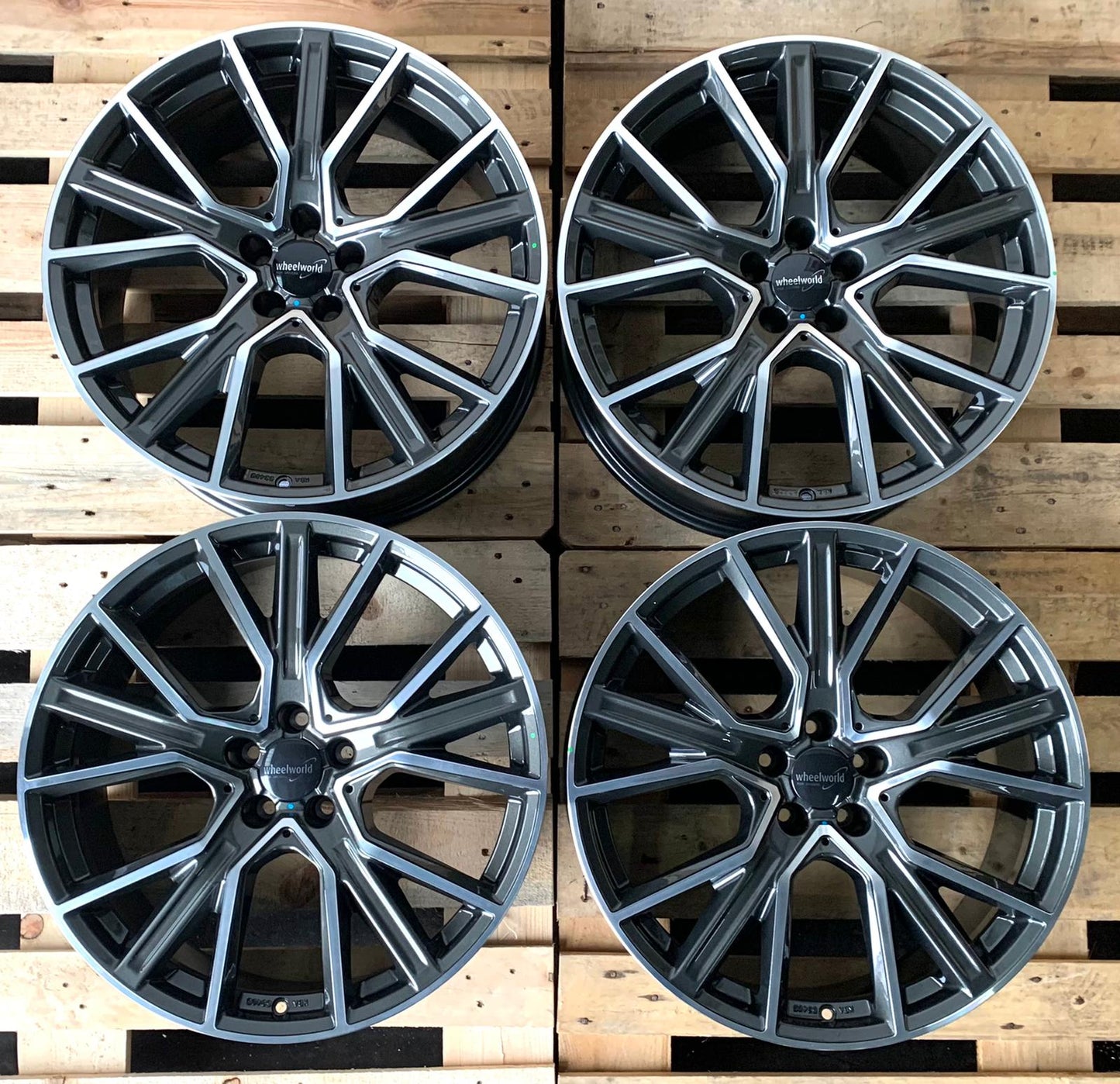 2 DRV by Wheelworld WH34 #15103 Grau Poliert 9x20 ET45 5x120 für VW T5 T6 Multivan, Caravelle und VW Amarok