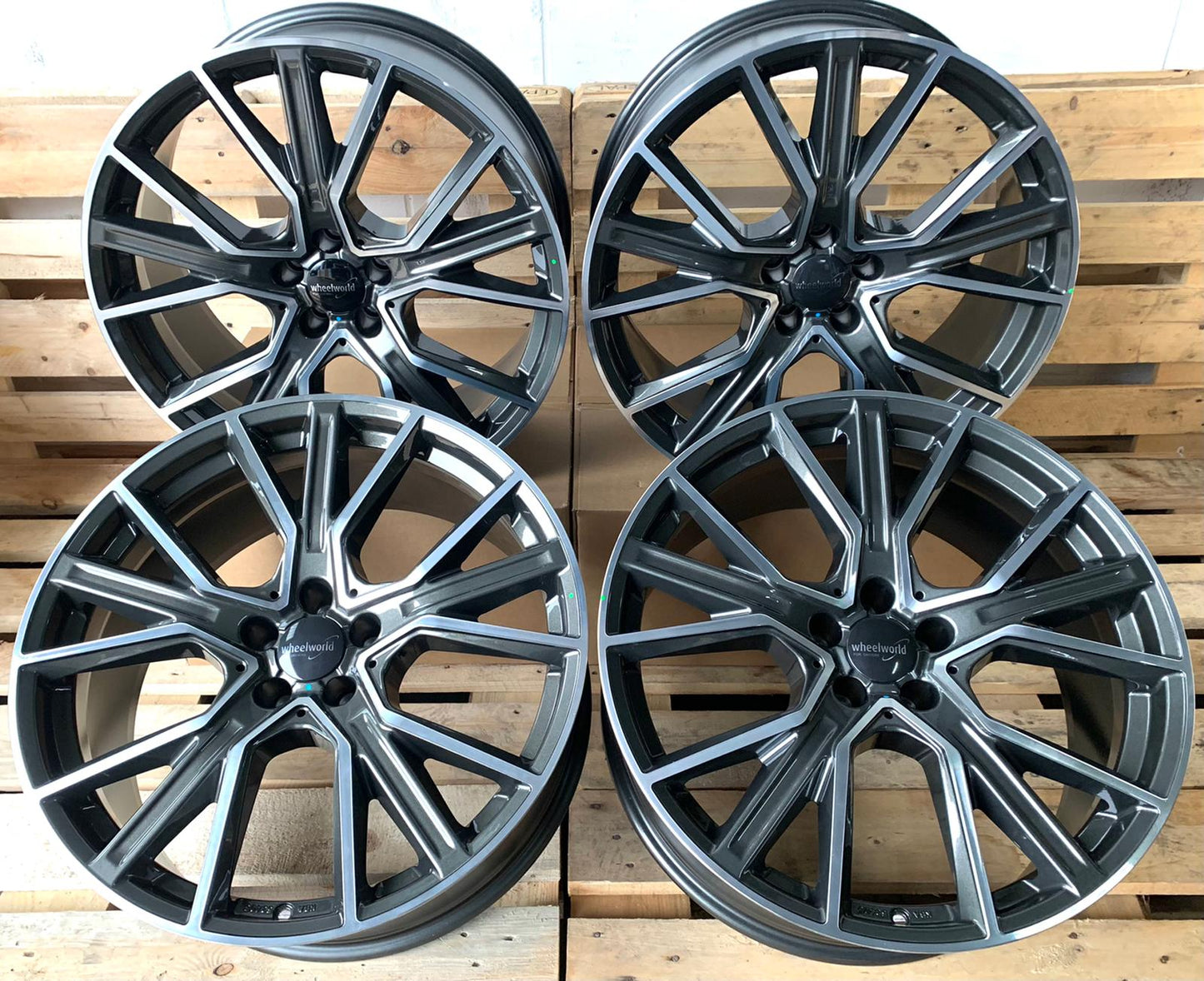 2 DRV by Wheelworld WH34 #15103 Grau Poliert 9x20 ET45 5x120 für VW T5 T6 Multivan, Caravelle und VW Amarok