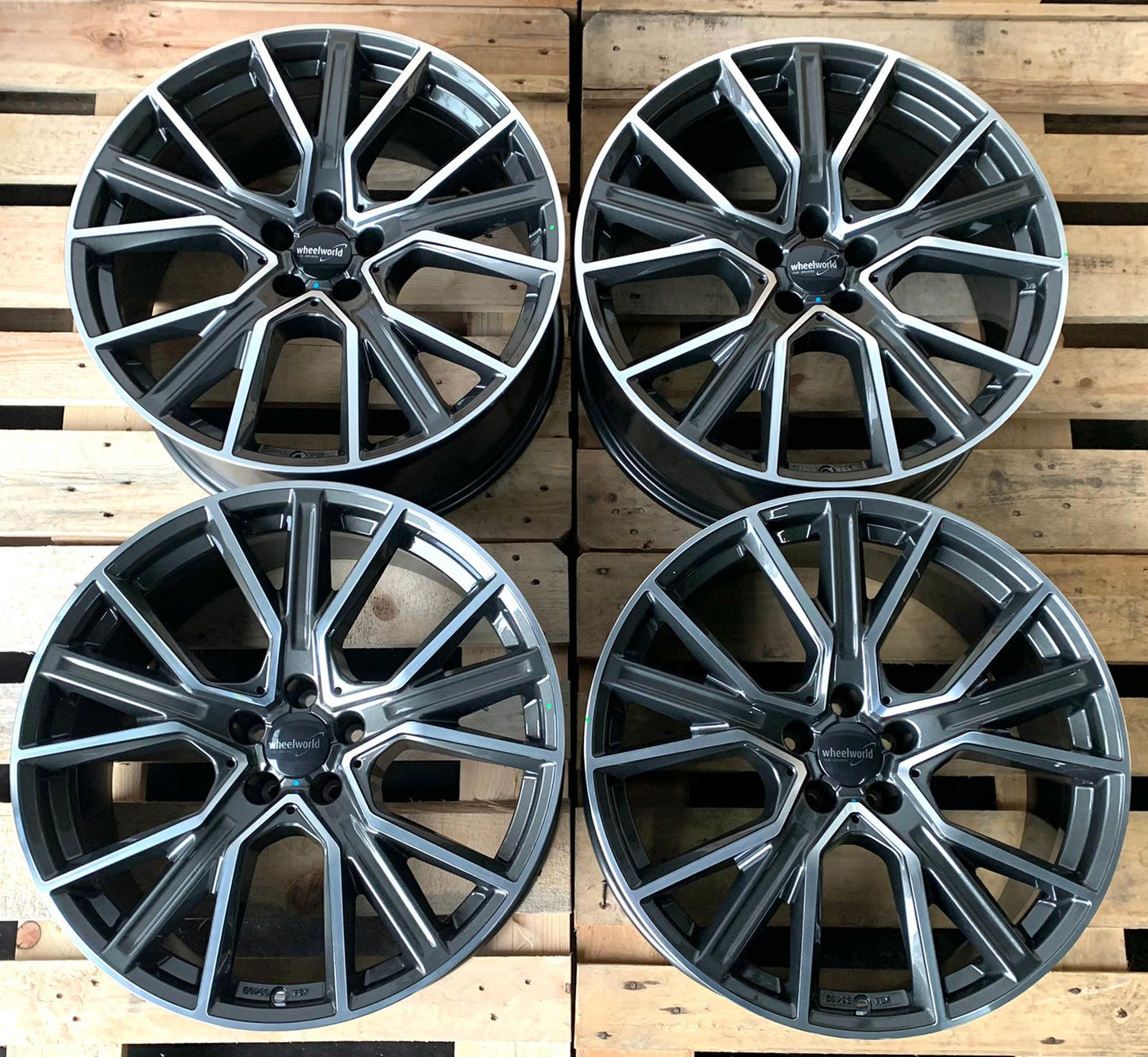 2 DRV by Wheelworld WH34 #15103 Grau Poliert 9x20 ET45 5x120 für VW T5 T6 Multivan, Caravelle und VW Amarok
