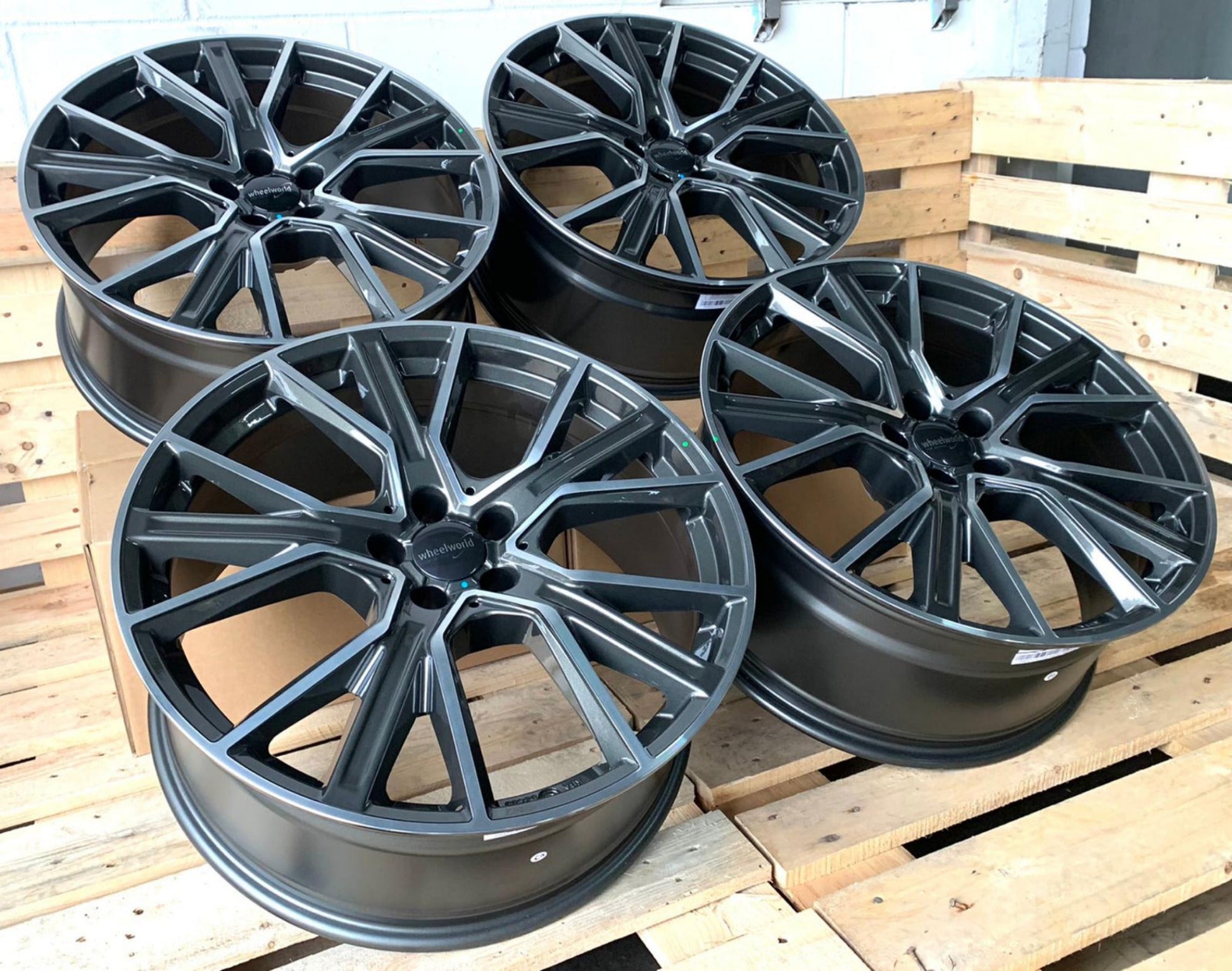 2 DRV by Wheelworld WH34 #15103 Grau Poliert 9x20 ET45 5x120 für VW T5 T6 Multivan, Caravelle und VW Amarok