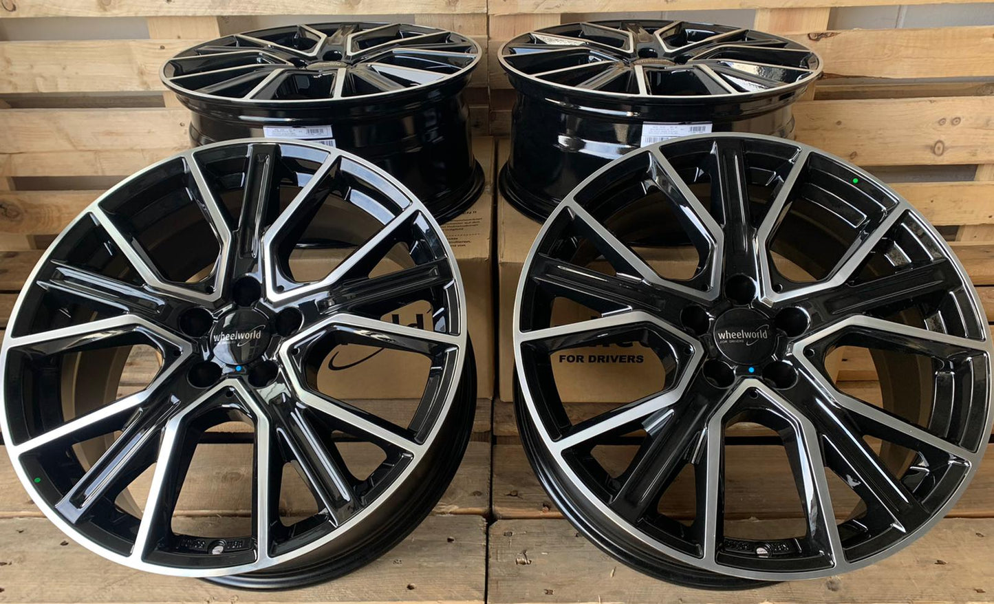 2 DRV by Wheelworld WH34 #14103 Schwarz Poliert 9x20 ET45 5x120 für VW T5 T6 Multivan, Caravelle und VW Amarok