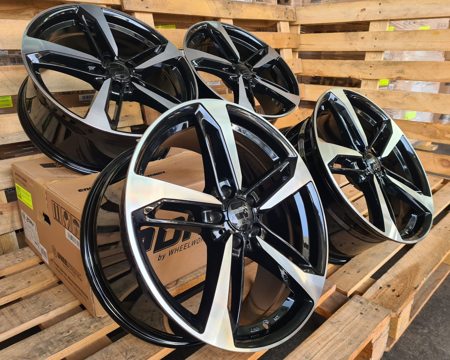 2DRV Wheelworld WH36 Felgen 19 Zoll Schwarz Poliert 8,5x19 ET30 5/112