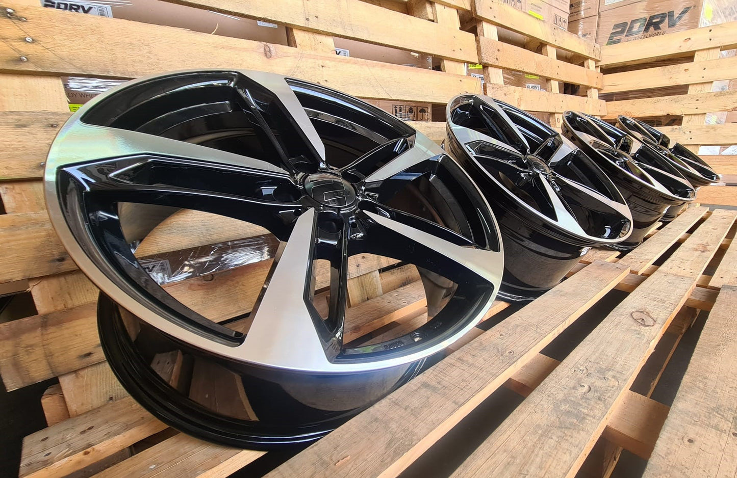 2DRV Wheelworld WH36 Felgen 18 Zoll Schwarz Poliert 8,0x18 ET40 5/112