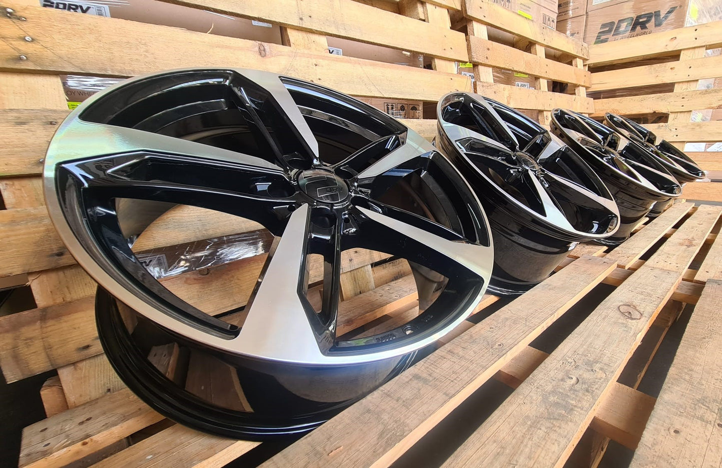 2DRV Wheelworld WH36 Felgen 19 Zoll Schwarz Poliert 8,5x19 ET30 5/112