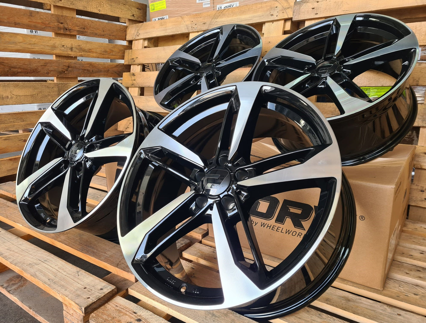 2DRV Wheelworld WH36 Felgen 19 Zoll Schwarz Poliert 8,5x19 ET30 5/112