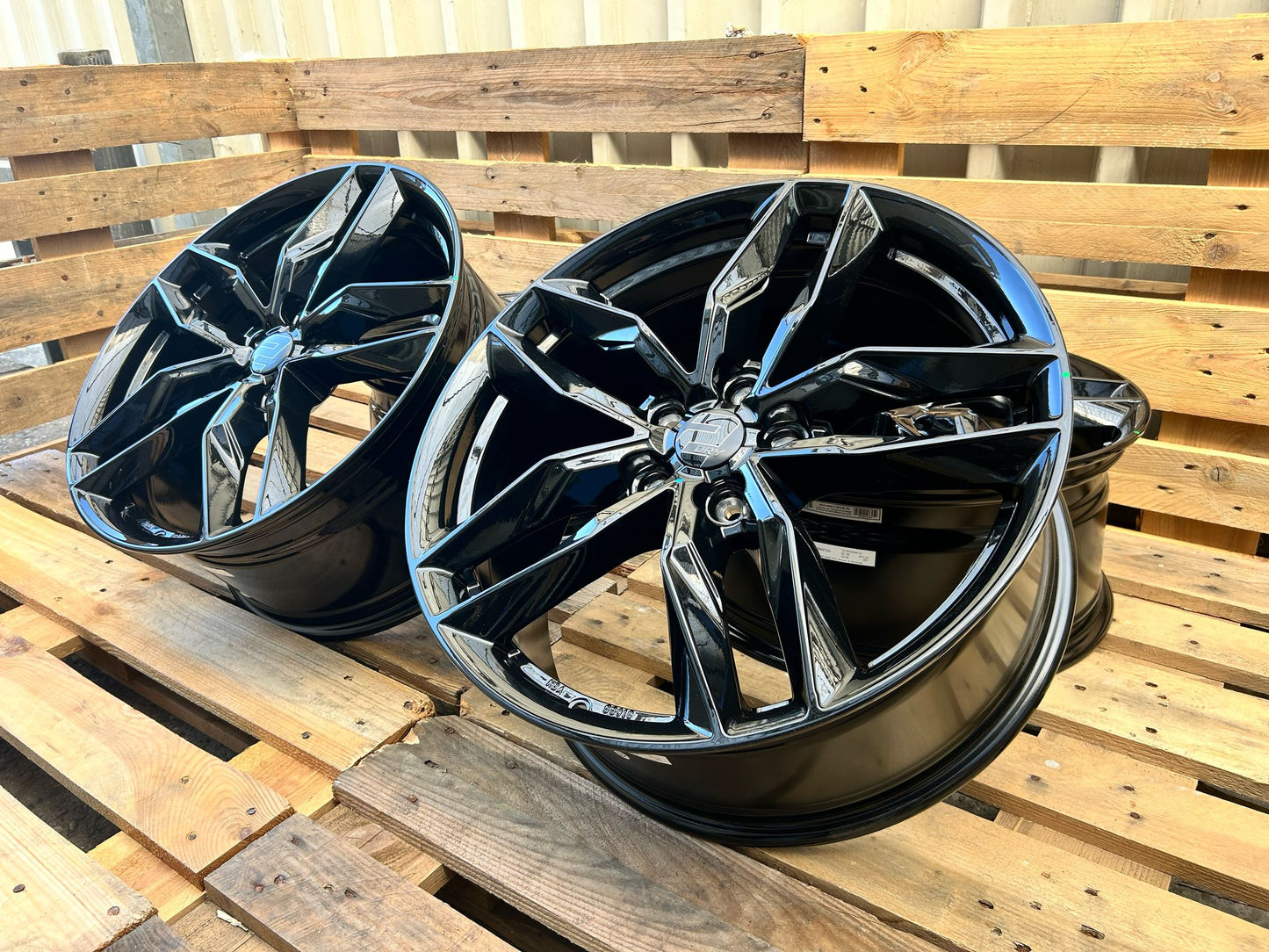 Wheelworld WH40 19 Zoll Schwarz Glanz 8,5x19 ET38 5/112