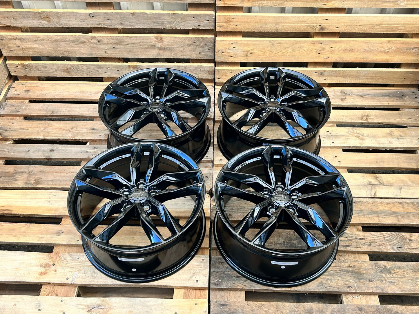 2 DRV Wheelworld WH40 20 Zoll Schwarz Glanz 9,0x20 ET45 5/120