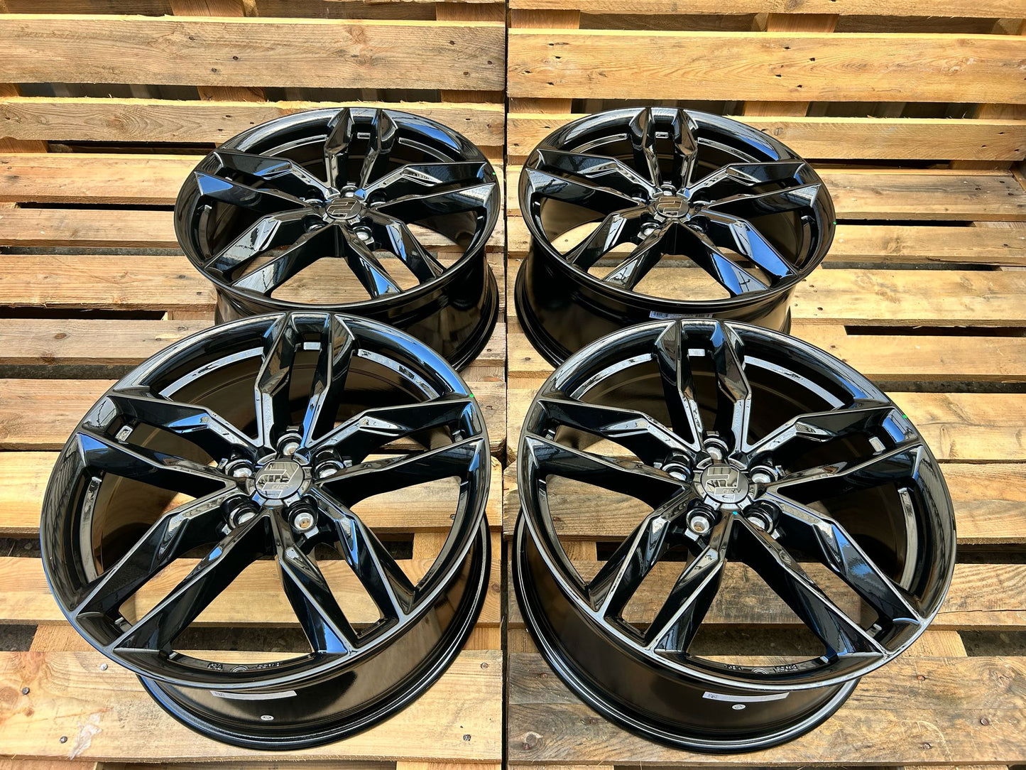 2DRV Wheelworld WH40 Felgen 18 Zoll Schwarz Glanz 8,0x18 ET39 5/112
