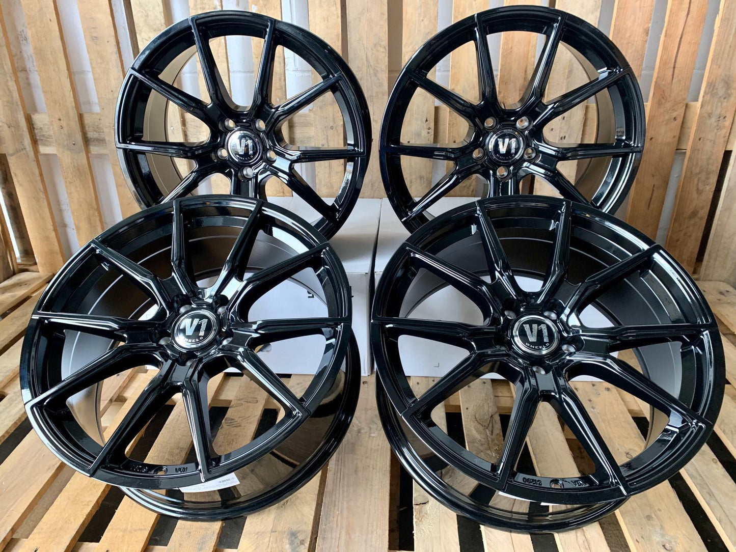 V1 Wheels V1 Felgen 18 Zoll Schwarz 8,0x18 ET45 5/112