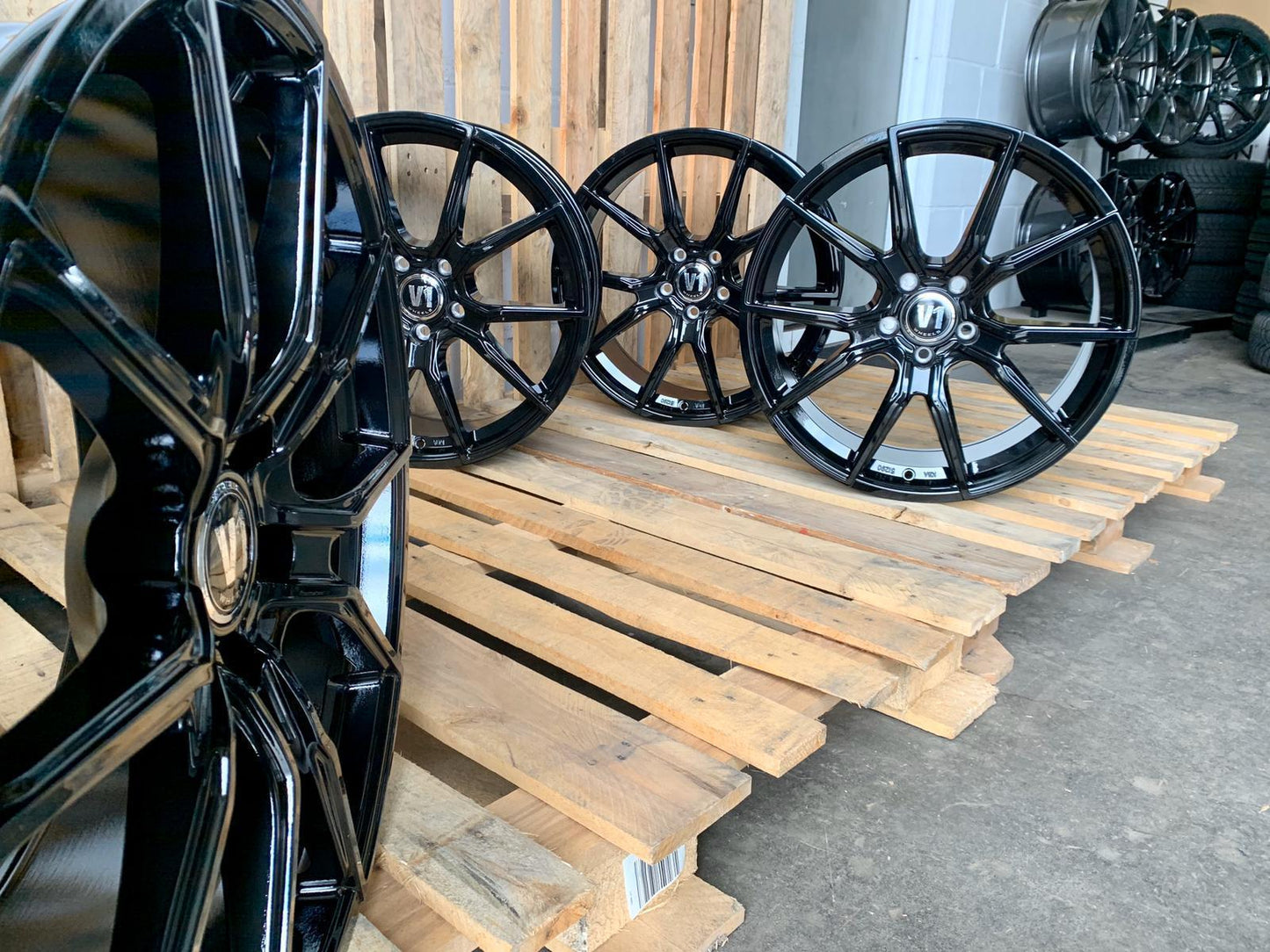 V1 Wheels V1 Felgen 18 Zoll Schwarz 8,0x18 ET45 5/120