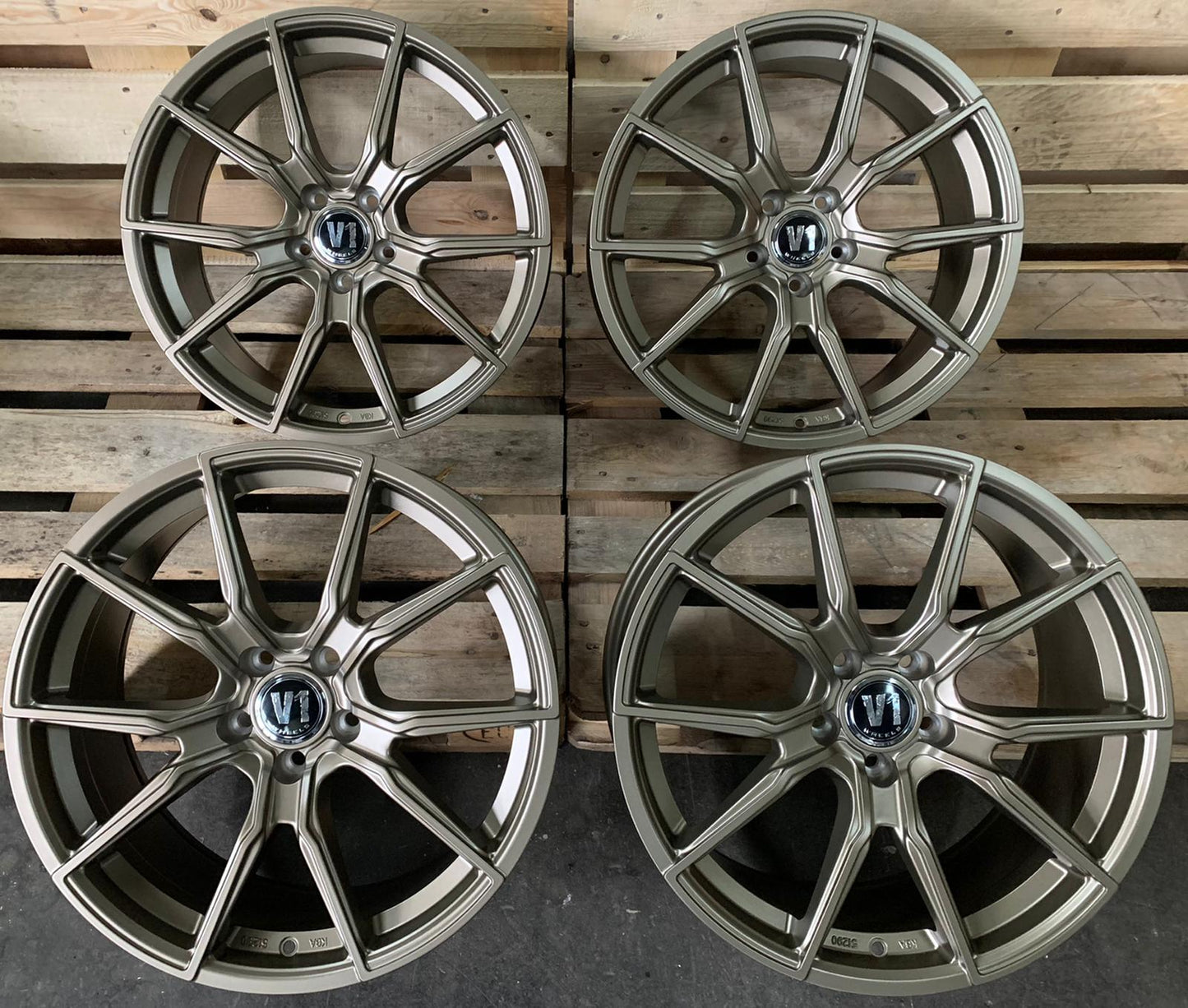 4er Set V1 Wheels V1 19 Zoll Bronze Matt ET35