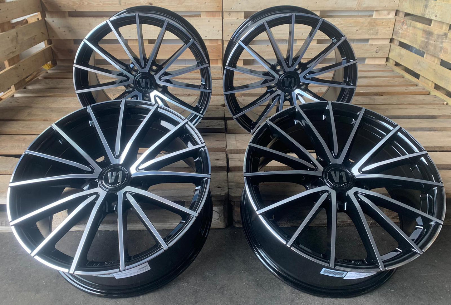 V1 Wheels V2 Felgen 19 Zoll Schwarz Poliert 8,5x19 ET35 5/120