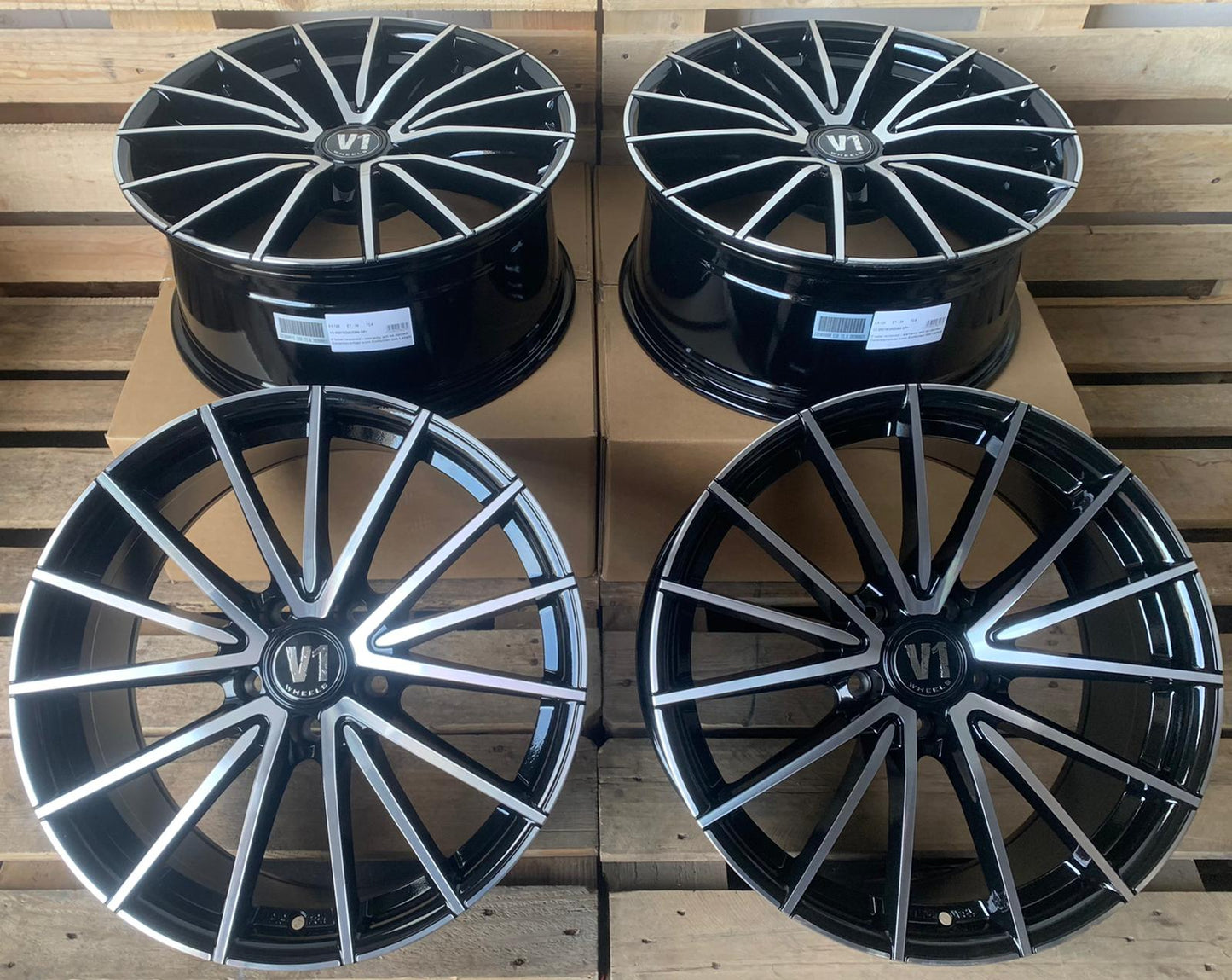 V1 Wheels V2 Felgen 18 Zoll Schwarz Poliert 8,0x18 ET35 5/112