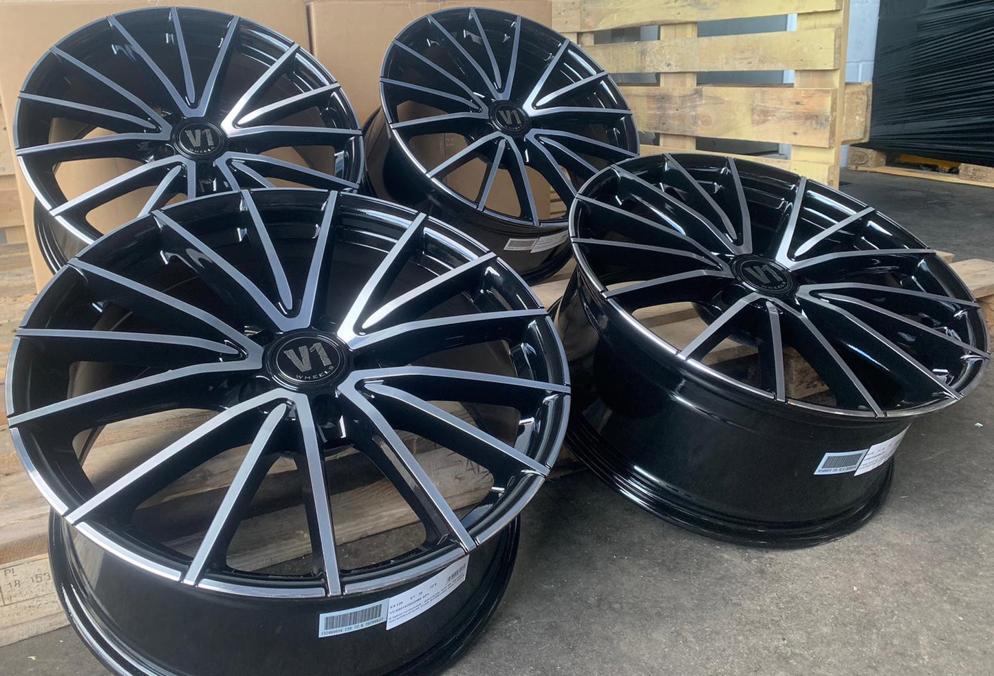 V1 Wheels V2 Felgen 19 Zoll Schwarz Poliert 8,5x19 ET45 5/112