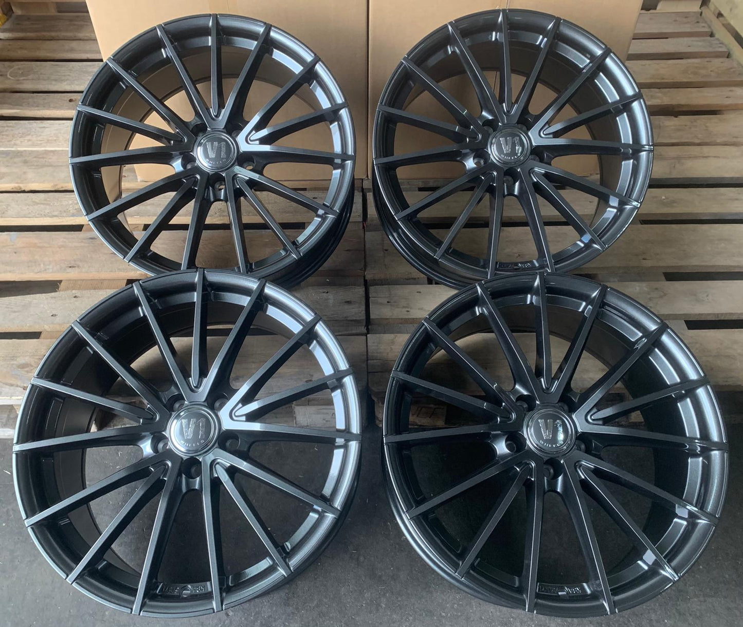 V1 Wheels V2 Felgen 19 Zoll Daytona Grau 8,5x19 ET35 5/120