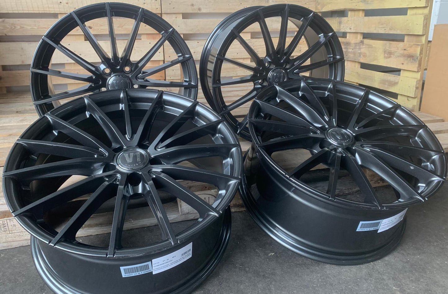 V1 Wheels V2 Felgen 18 Zoll Daytona Grau 8,0x18 ET45 5/120