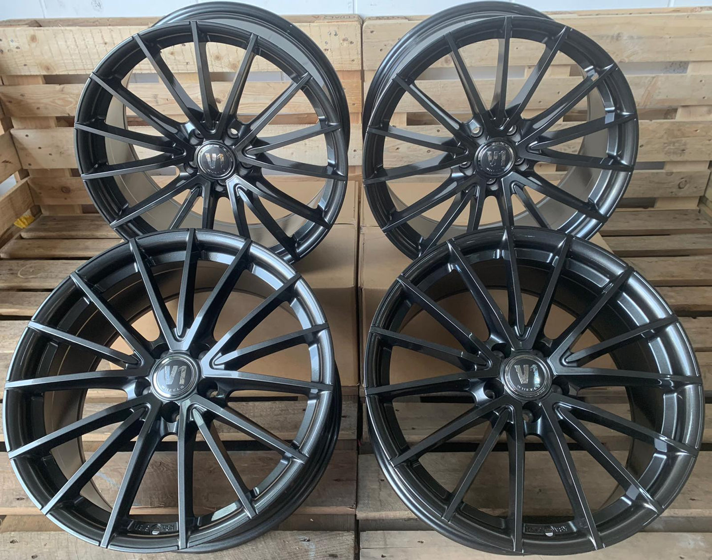V1 Wheels V2 Felgen 19 Zoll Daytona Grau 8,5x19 ET35 5/120